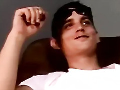 Kinky daddy seduces amateur into blowjob